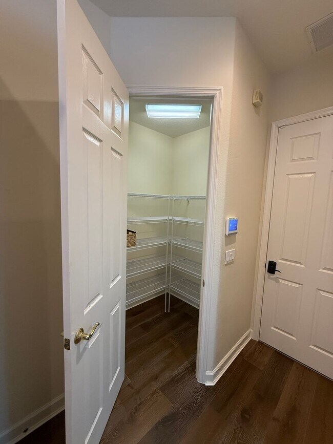 Building Photo - Luxurious 4 Bedroom 3 Bath Lakefront Pool Home W/3-Car Garage