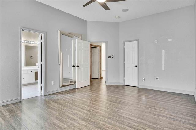 Building Photo - 1023 Essex Dr