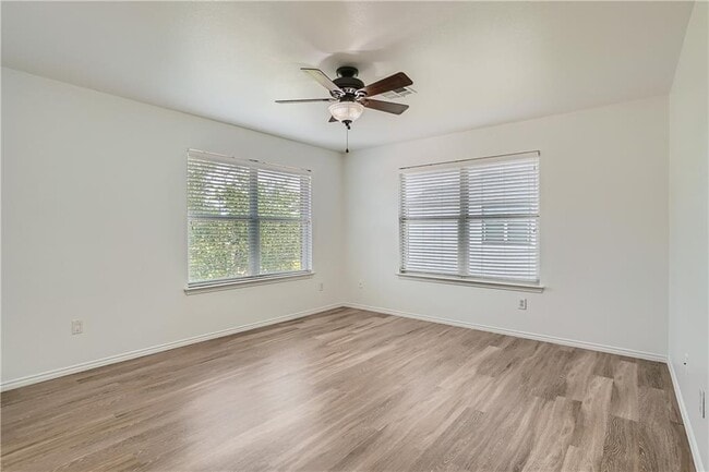 Building Photo - 1105 Fox Sparrow Cove