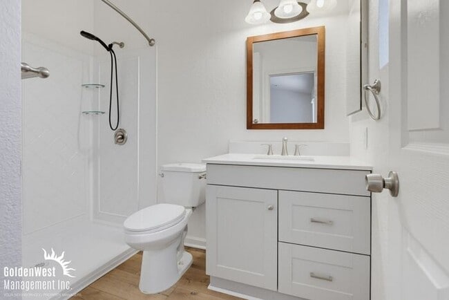 Building Photo - Charming 3Bdm 2Ba Home with Modern Updates and Private Outdoor Space in Gated Commnity!