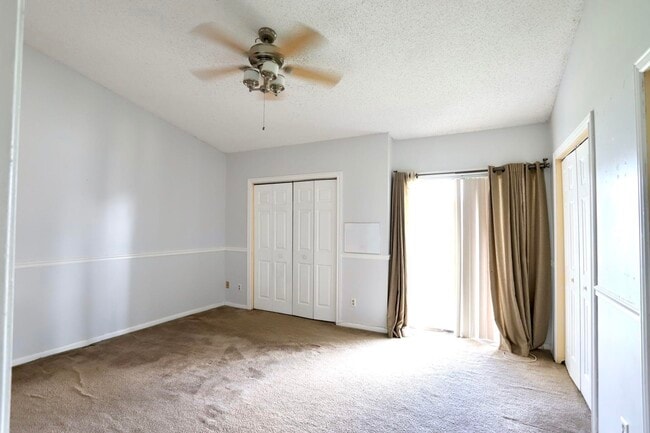 Building Photo - 2303 Seaside Dr