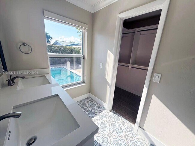 Building Photo - 1804 SW 104th Ct