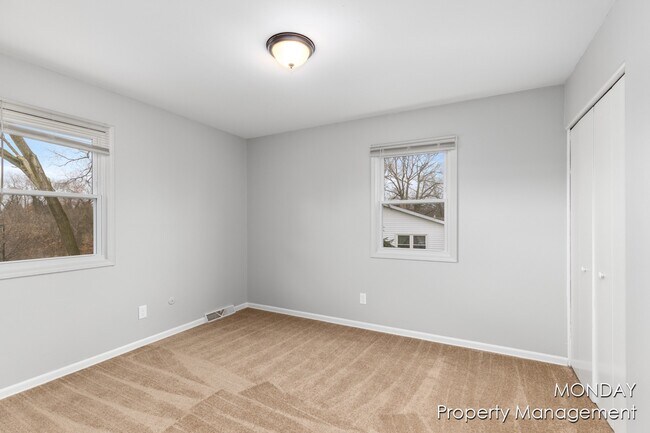 Building Photo - 5897 Christie Ave SE