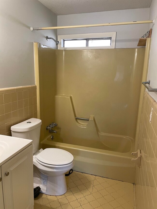 Building Photo - 225 Presley Way