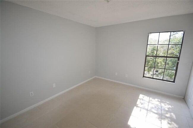Building Photo - 1821 Crystal Grove Dr