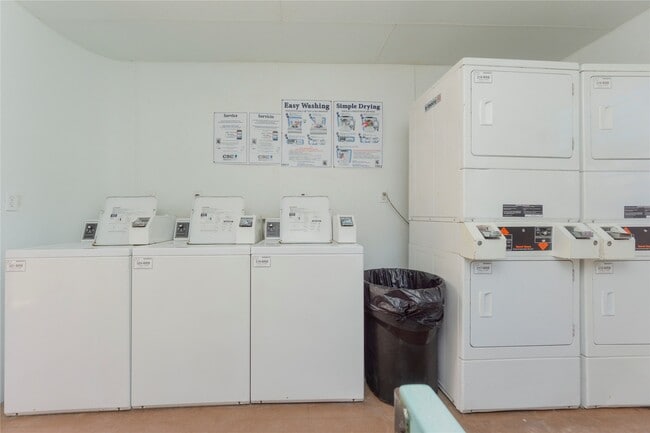 Building Photo - 600 19th St