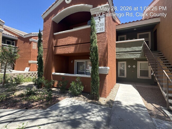 Building Photo - 1 Bedroom Condo on First Floor!