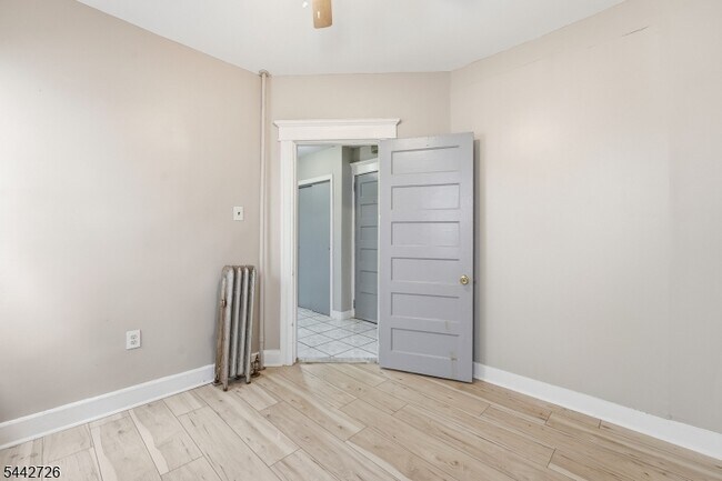 Building Photo - 51 Edgar St