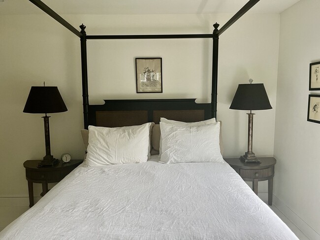 Building Photo - 5 High St Ct