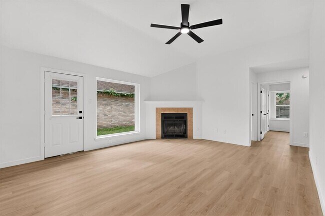 Building Photo - 14305 Vandever St