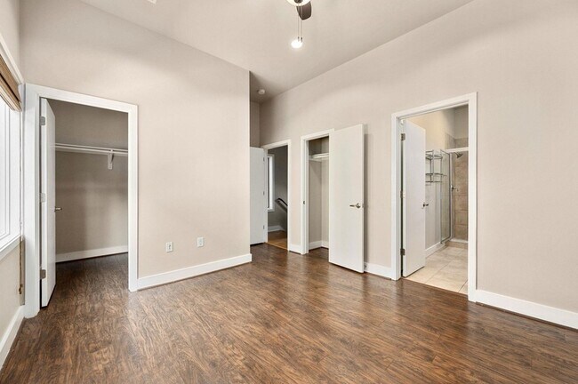 Building Photo - 1702 S Lamar Blvd