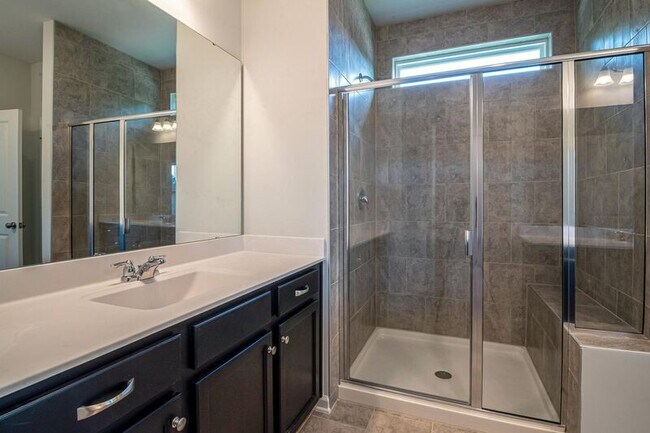 Building Photo - 214 Bedivere Ln