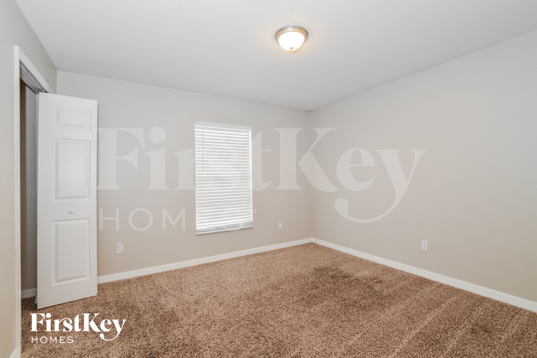 Building Photo - 739 N Midland Dr