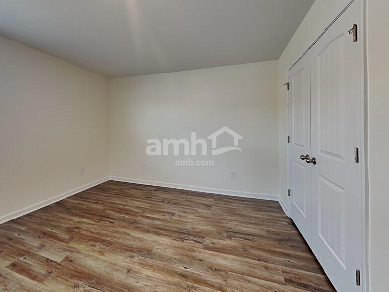 Building Photo - 6060 Mason Tucker Dr