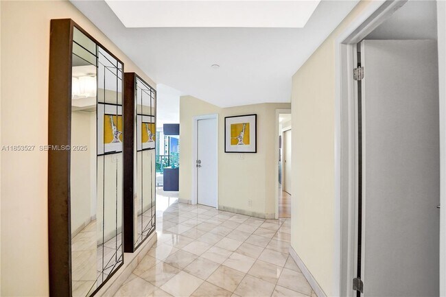 Building Photo - 20281 E Country Club Dr