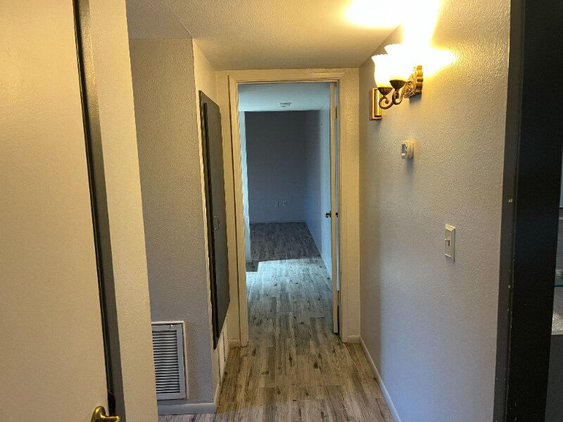 Building Photo - 10415 W Cameo Dr