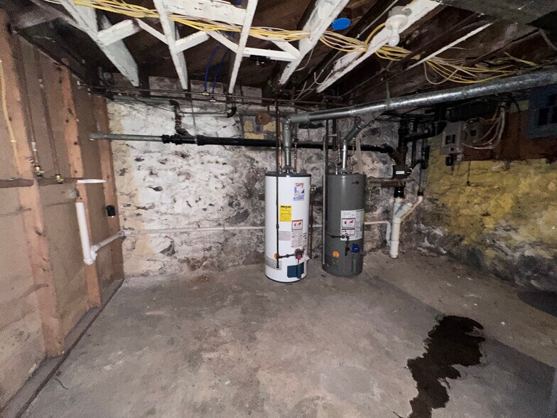 Building Photo - 629 Park Ave