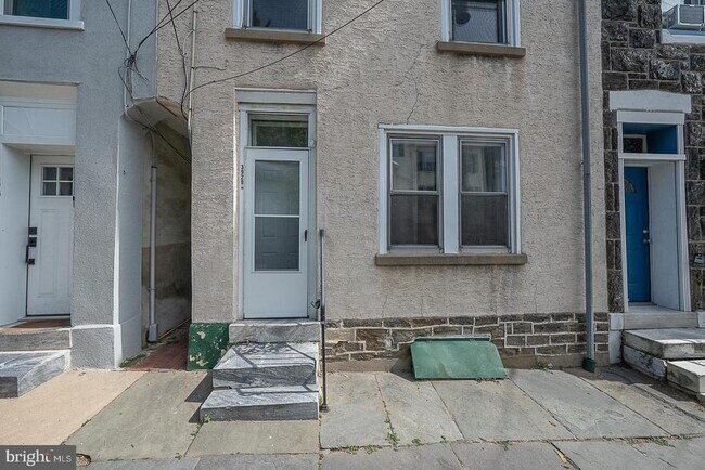 Building Photo - 3929 Terrace St