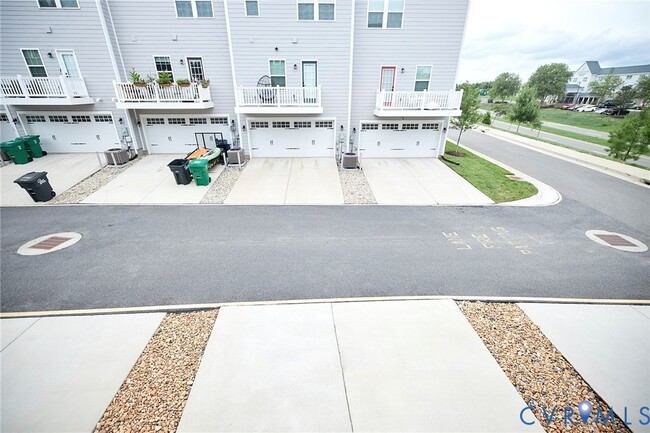 Building Photo - 11190 Winding Brook Terrace Dr