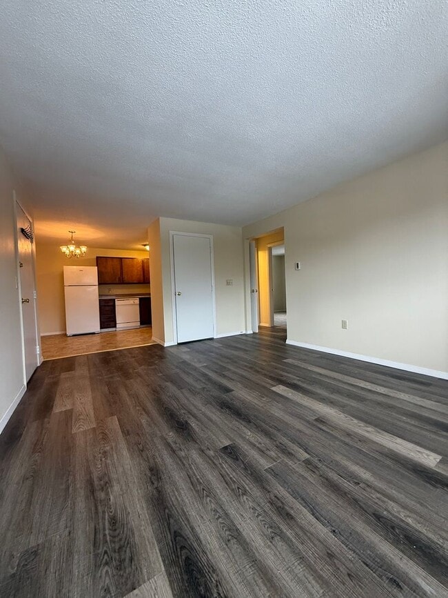 Building Photo - 39 Dinan Dr