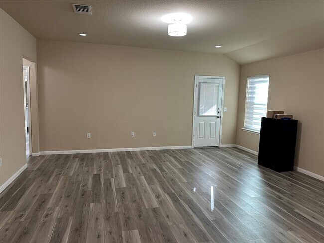 Building Photo - 3505 Stephans St