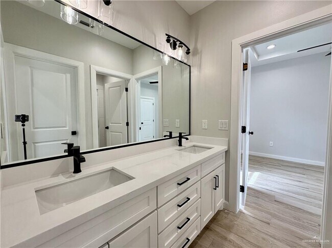 Building Photo - 13 Kilgore Ave