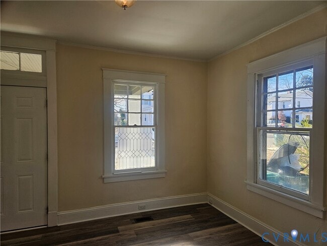 Building Photo - 2126 Nelson St