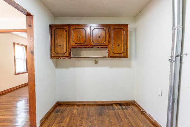 Building Photo - 3 Bedroom Rent to Own Home Available!