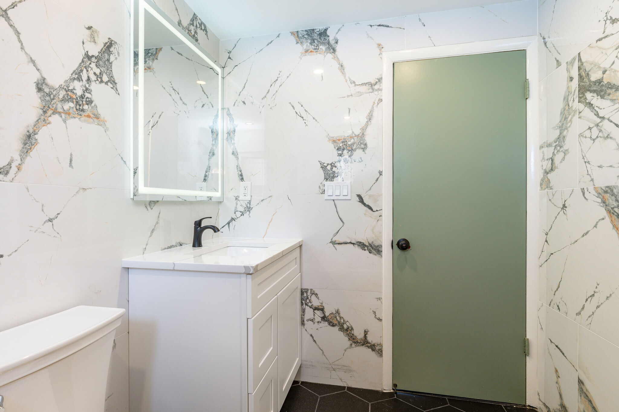 Building Photo - 3120 Tilton St