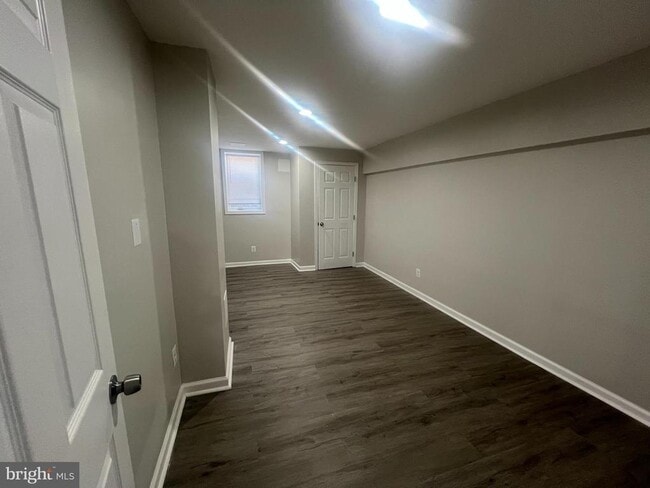 Building Photo - 3031 Shannon Dr