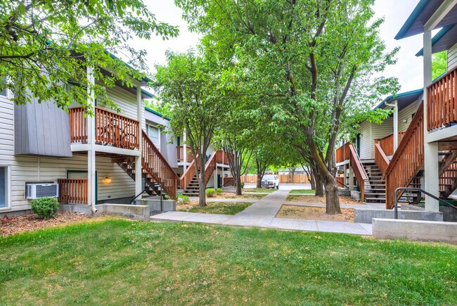 Building Photo - 2203 W Kootenai St