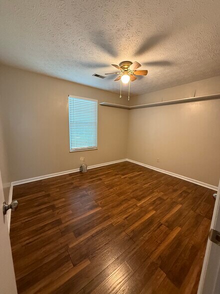 Building Photo - 4512 Hooks Ln
