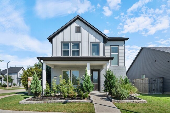 Primary Photo - 28750 Shoalhaven Ct