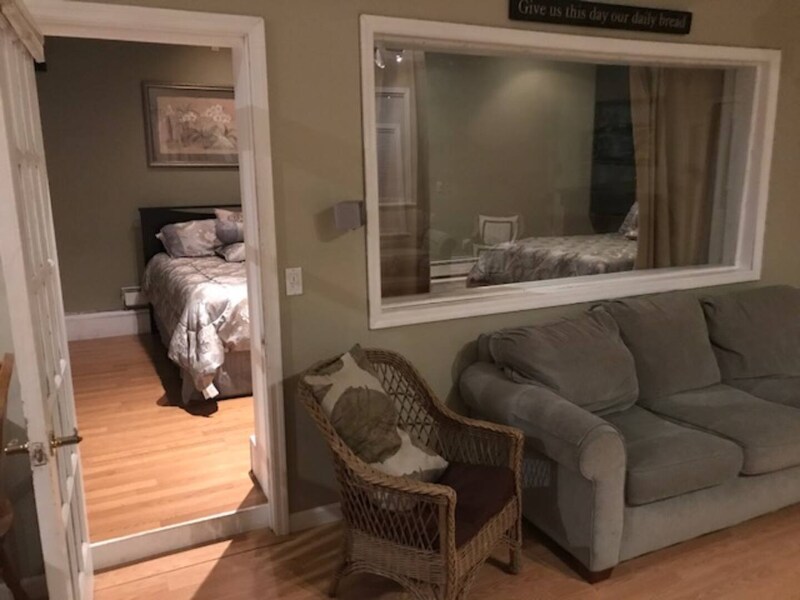 Building Photo - 390 Main St