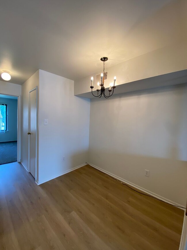 Building Photo - Lovely 1 BR / 1 BA Apartment in Mt. Joy!