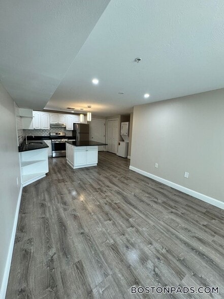 Building Photo - 23 Kenmar Dr