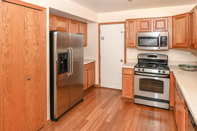 Building Photo - 162 Sherwood Ct