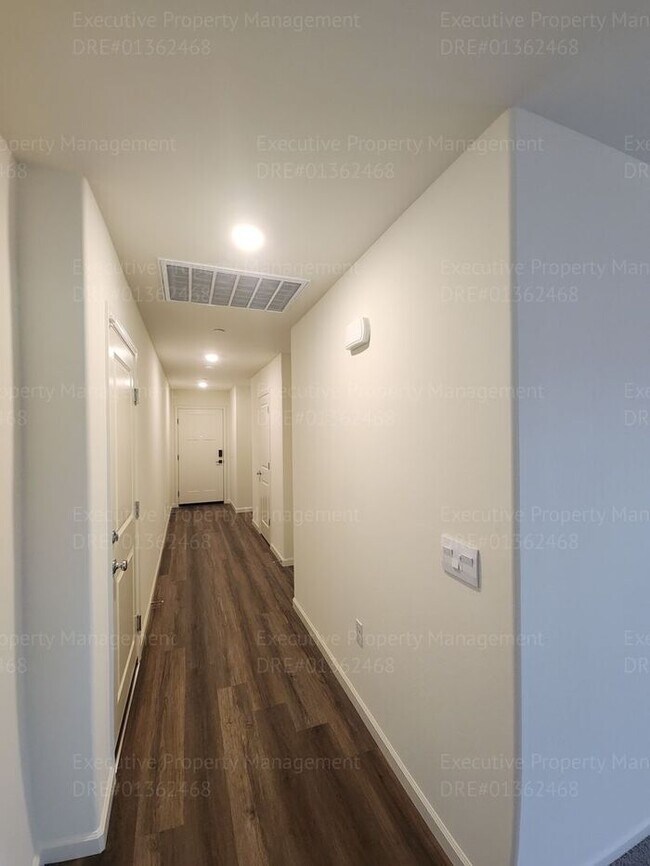 Building Photo - 4 bedroom 3 bathroom corner lot home near Gosford Rd/ McKee Rd