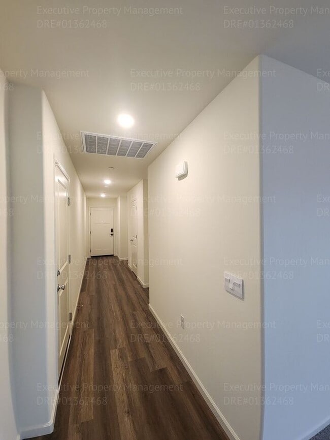Building Photo - Newly constructed 4 bedroom/ 3 bathroom co...