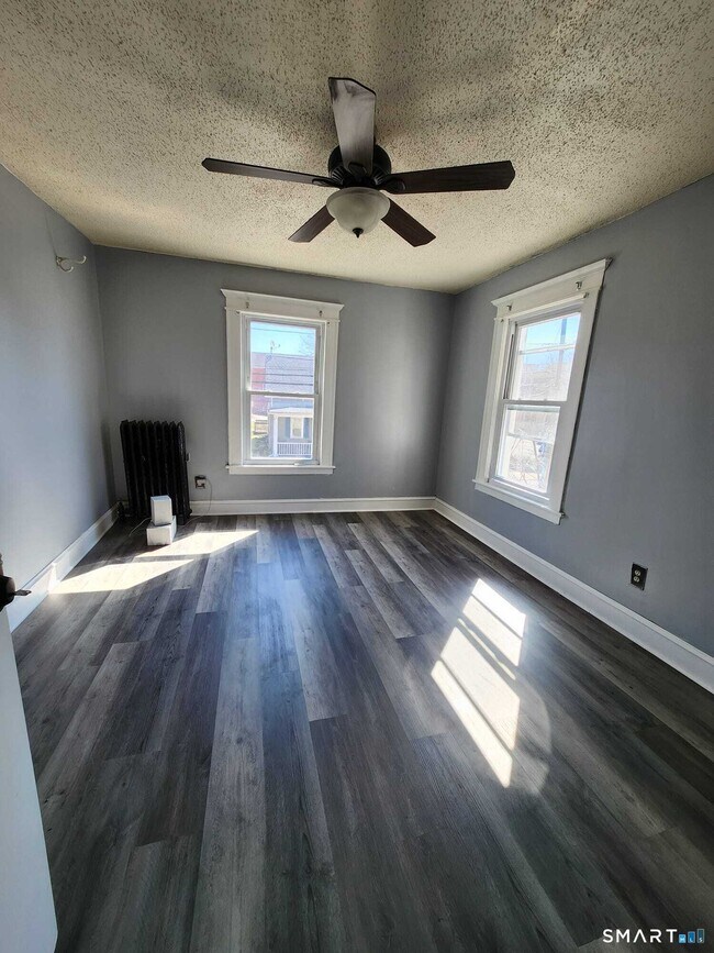 Building Photo - 14 Union St