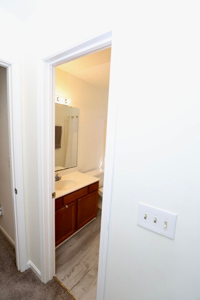Building Photo - 21 N Trace Ct