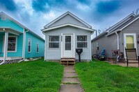 Building Photo - 1 Bedroom / 1 Bath Tiny House in Blair!