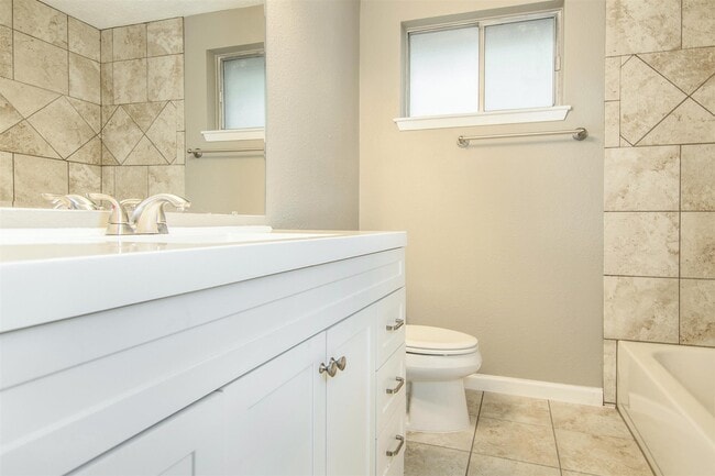 Building Photo - 4327 Lucian Ln