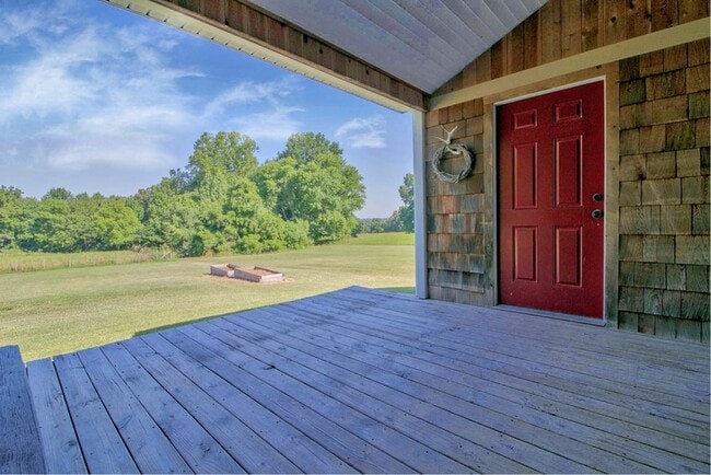 Building Photo - 2877 Old Clarksville