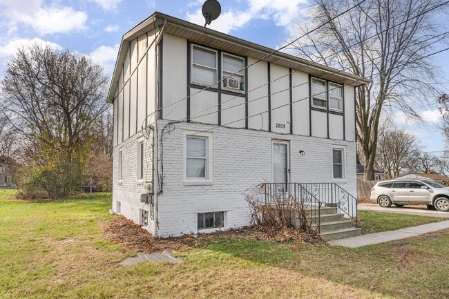 Building Photo - 2208 Bay City Rd