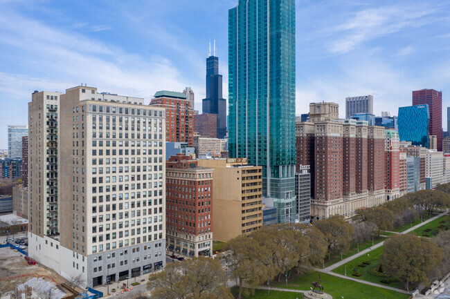 Aerial Photo - 910 Michigan Ave #608