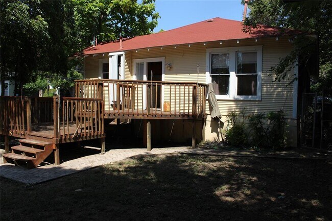 Building Photo - 2826 Salado St