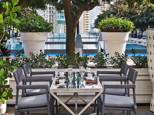 Building Photo - 475 Brickell Ave