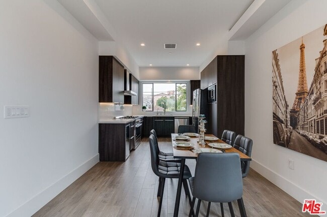 Building Photo - 4830 1/2 Pickford St