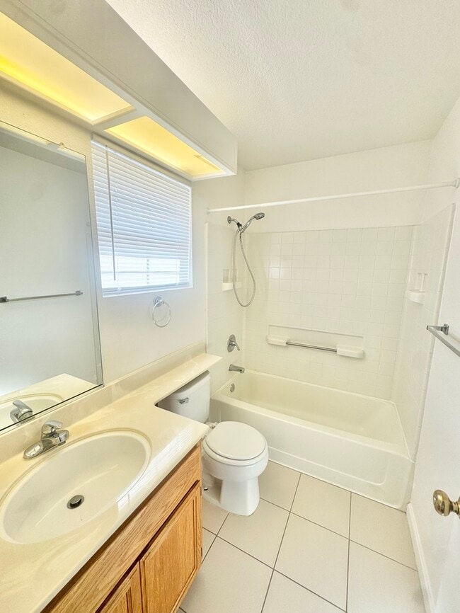 Building Photo - Beautiful 3-Bedroom Home in Gated Woodbridge Community!